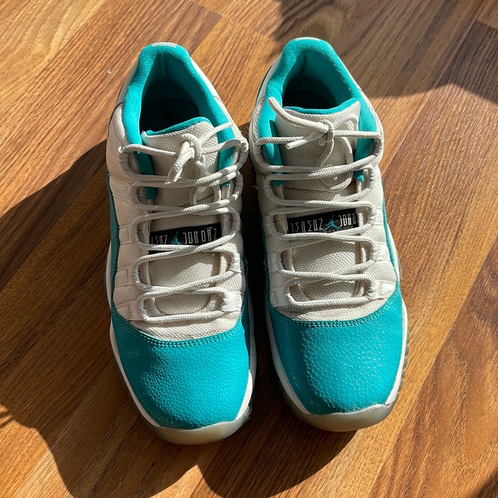 Jordan 11 Snake Skin Aqua Blues